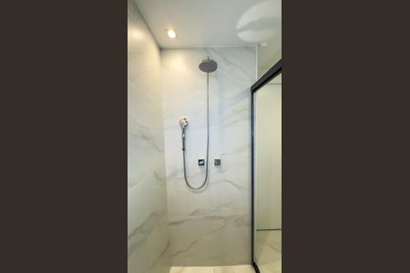 Apartamento para alugar com 140m², 2 quartos e 2 vagas Apartamento para alugar com 140m², 2 quartos e 2 vagasBanheiro da Suíte 1