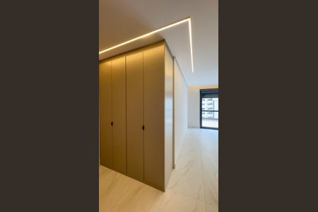 Apartamento para alugar com 140m², 2 quartos e 2 vagas Apartamento para alugar com 140m², 2 quartos e 2 vagasCloset da suíte