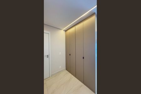Apartamento para alugar com 140m², 2 quartos e 2 vagas Apartamento para alugar com 140m², 2 quartos e 2 vagasCloset da suíte