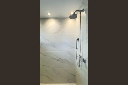 Apartamento para alugar com 140m², 2 quartos e 2 vagas Apartamento para alugar com 140m², 2 quartos e 2 vagasBanheiro da Suíte 1