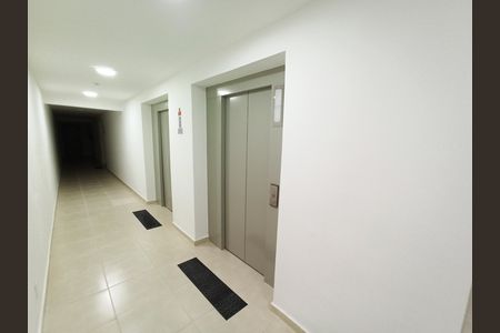 Apartamento para alugar com 37m², 2 quartos e 1 vaga Apartamento para alugar com 37m², 2 quartos e 1 vagaHall Elevadores