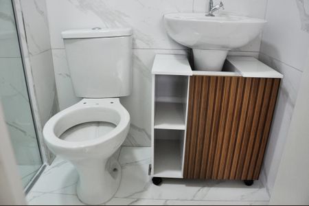 Apartamento para alugar com 37m², 2 quartos e 1 vaga Apartamento para alugar com 37m², 2 quartos e 1 vagaDetalhe - Banheiro Social
