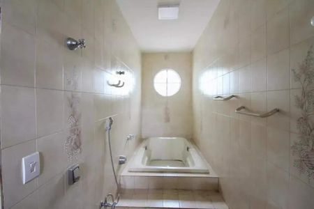 Casa para alugar com 198m², 3 quartos e 4 vagas Casa para alugar com 198m², 3 quartos e 4 vagasBanheiro