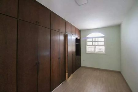 Casa para alugar com 198m², 3 quartos e 4 vagas Casa para alugar com 198m², 3 quartos e 4 vagasQuarto
