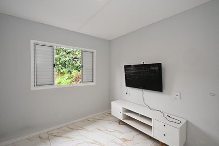 Quarto 1 de casa para alugar com 2 quartos, 44m² em Parque Assuncao, Taboão da Serra