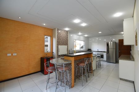 Casa de condomínio para alugar com 346m², 4 quartos e 4 vagasCozinha