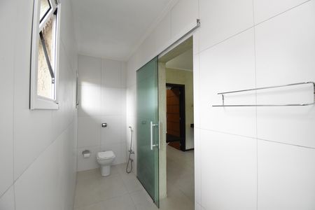 Casa de condomínio para alugar com 346m², 4 quartos e 4 vagasBanheiro da Suíte 3