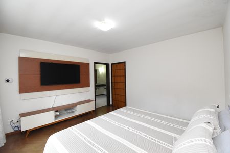 Casa de condomínio para alugar com 346m², 4 quartos e 4 vagasSuíte 3