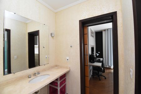 Casa de condomínio para alugar com 346m², 4 quartos e 4 vagasBanheiro Demi-Suíte