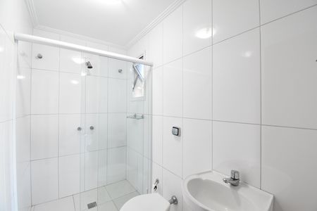 Casa de condomínio para alugar com 346m², 4 quartos e 4 vagasBanheiro de serviço