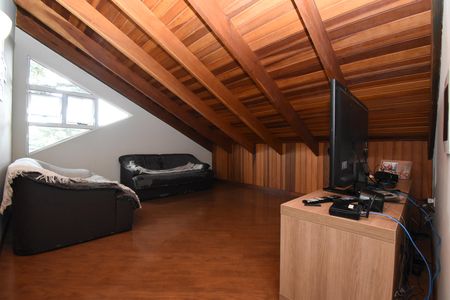 Casa de condomínio para alugar com 346m², 4 quartos e 4 vagasSala de TV