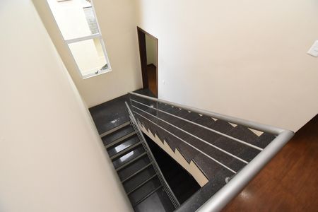 Casa de condomínio para alugar com 346m², 4 quartos e 4 vagasCorredor
