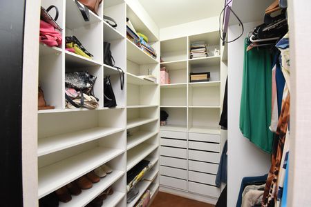 Casa de condomínio para alugar com 346m², 4 quartos e 4 vagasDemi-Suíte 1