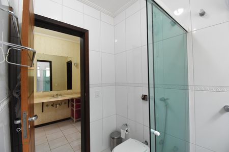 Casa de condomínio para alugar com 346m², 4 quartos e 4 vagasBanheiro Demi-Suíte