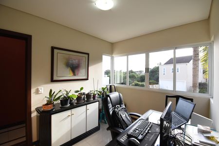 Casa de condomínio para alugar com 346m², 4 quartos e 4 vagasEscritório