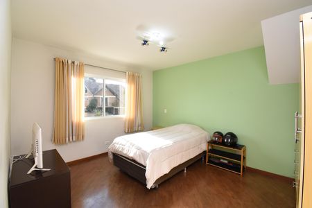 Casa de condomínio para alugar com 346m², 4 quartos e 4 vagasSuíte 4