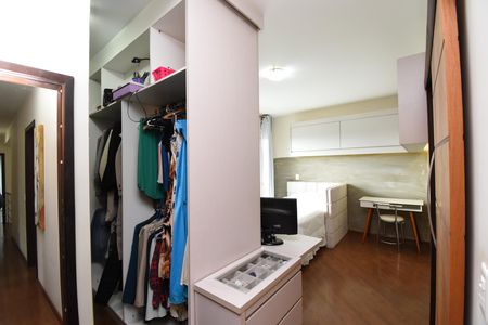 Casa de condomínio para alugar com 346m², 4 quartos e 4 vagasDemi-Suíte 1