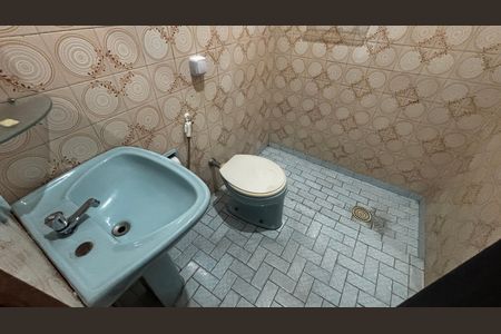 Casa para alugar com 120m², 2 quartos e 2 vagas Casa para alugar com 120m², 2 quartos e 2 vagasBanheiro