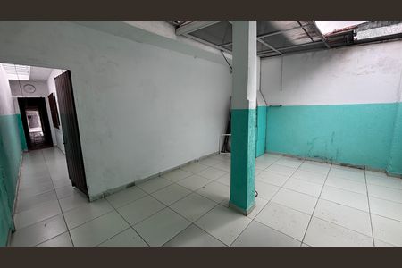 Casa para alugar com 120m², 2 quartos e 2 vagas Casa para alugar com 120m², 2 quartos e 2 vagasQuintal - Area de Serviço