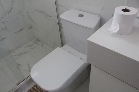Casa de condomínio para alugar com 400m², 3 quartos e 2 vagasBanheiro Social