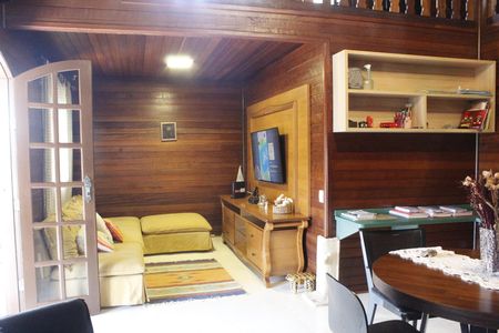Sala de casa de condomínio para alugar com 3 quartos, 400m² em Jacarepaguá, Rio de Janeiro