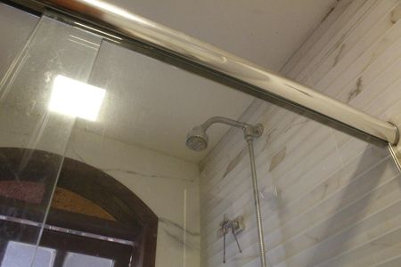 Casa de condomínio para alugar com 400m², 3 quartos e 2 vagasBanheiro da Suíte