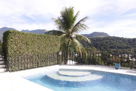 Casa de condomínio para alugar com 400m², 3 quartos e 2 vagasPiscina