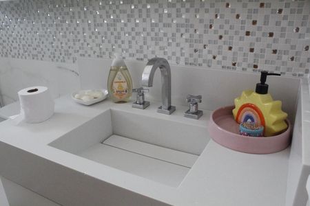 Casa de condomínio para alugar com 400m², 3 quartos e 2 vagasBanheiro Social