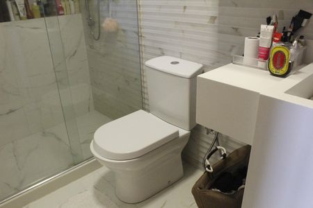 Casa de condomínio para alugar com 400m², 3 quartos e 2 vagasBanheiro da Suíte