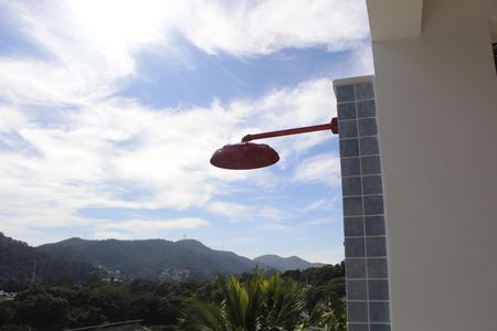 Casa de condomínio para alugar com 400m², 3 quartos e 2 vagasChuveiro