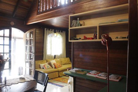 Casa de condomínio para alugar com 400m², 3 quartos e 2 vagasSala