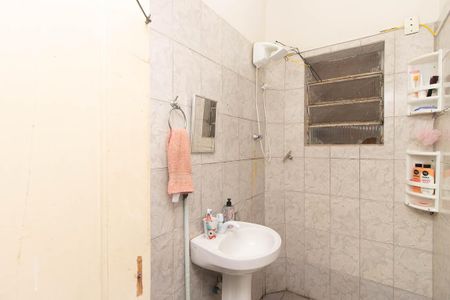 Casa à venda com 240m², 5 quartos e 1 vaga Casa à venda com 240m², 5 quartos e 1 vagaCasa - Banheiro social