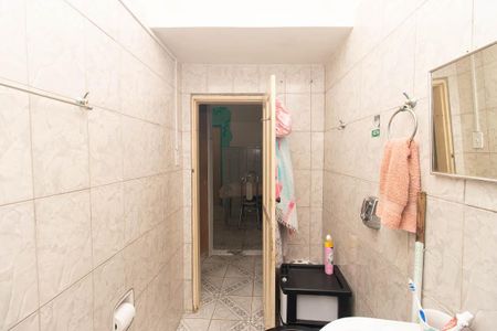 Casa à venda com 240m², 5 quartos e 1 vaga Casa à venda com 240m², 5 quartos e 1 vagaCasa - Banheiro social