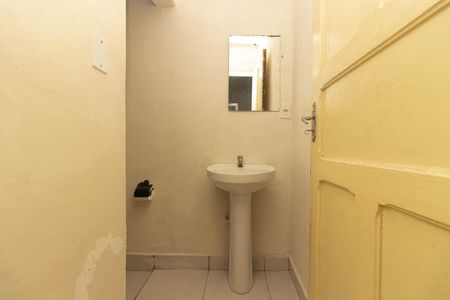 Casa à venda com 240m², 5 quartos e 1 vaga Casa à venda com 240m², 5 quartos e 1 vagaCasa 3 - Banheiro social