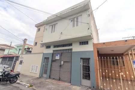 Casa à venda com 240m², 5 quartos e 1 vaga Casa à venda com 240m², 5 quartos e 1 vagaFachada