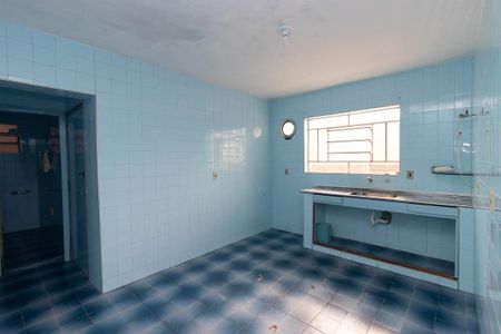Casa à venda com 240m², 5 quartos e 1 vaga Casa à venda com 240m², 5 quartos e 1 vagaCozinha