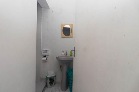 Casa à venda com 240m², 5 quartos e 1 vaga Casa à venda com 240m², 5 quartos e 1 vagaCasa 3 - Banheiro da suíte