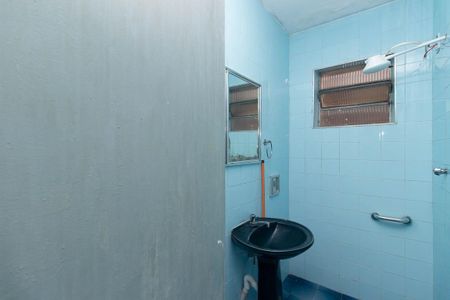 Casa à venda com 240m², 5 quartos e 1 vaga Casa à venda com 240m², 5 quartos e 1 vagaBanheiro social
