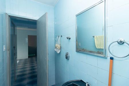Casa à venda com 240m², 5 quartos e 1 vaga Casa à venda com 240m², 5 quartos e 1 vagaBanheiro social