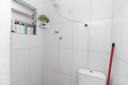 Casa à venda com 240m², 5 quartos e 1 vaga Casa à venda com 240m², 5 quartos e 1 vagaCasa 3 - Banheiro da suíte