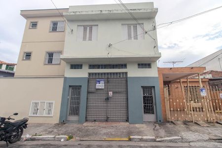 Casa à venda com 240m², 5 quartos e 1 vaga Casa à venda com 240m², 5 quartos e 1 vagaFachada