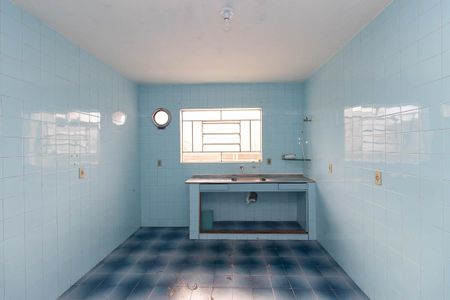 Casa à venda com 240m², 5 quartos e 1 vaga Casa à venda com 240m², 5 quartos e 1 vagaCozinha