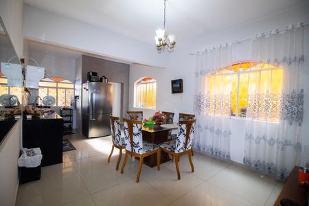 Casa para alugar com 120m², 3 quartos e 4 vagas Casa para alugar com 120m², 3 quartos e 4 vagasCozinha