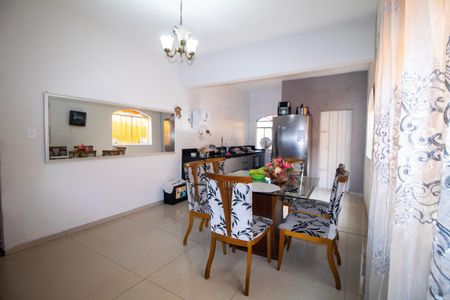 Casa para alugar com 120m², 3 quartos e 4 vagas Casa para alugar com 120m², 3 quartos e 4 vagasCozinha