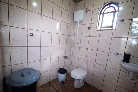 Casa para alugar com 120m², 3 quartos e 4 vagas Casa para alugar com 120m², 3 quartos e 4 vagasBanheiro de Serviço