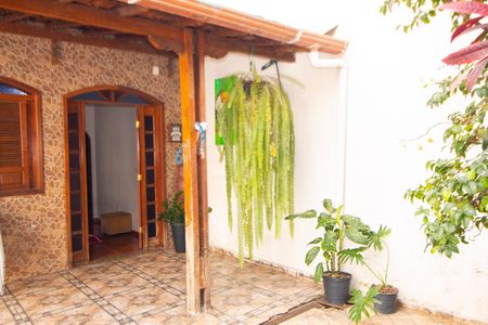 Casa para alugar com 120m², 3 quartos e 4 vagas Casa para alugar com 120m², 3 quartos e 4 vagasÁrea externa - Varanda da Sala