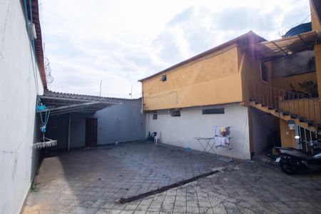 Casa para alugar com 120m², 3 quartos e 4 vagas Casa para alugar com 120m², 3 quartos e 4 vagasÁrea Externa - Garagem - Quintal