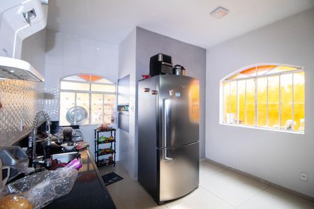 Casa para alugar com 120m², 3 quartos e 4 vagas Casa para alugar com 120m², 3 quartos e 4 vagasCozinha