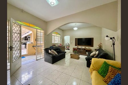 Casa para alugar com 200m², 3 quartos e 2 vagas