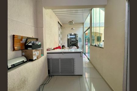 Casa para alugar com 200m², 3 quartos e 2 vagas